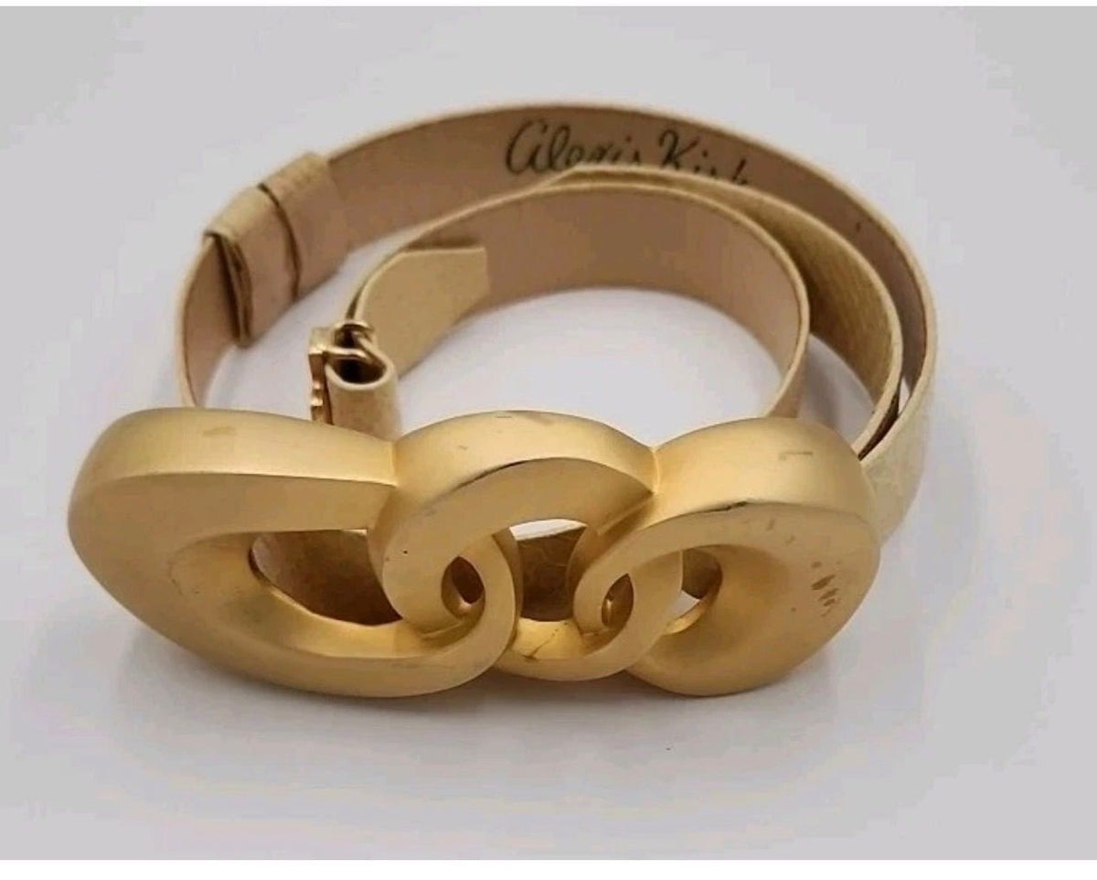 Alexis Kirk belt
