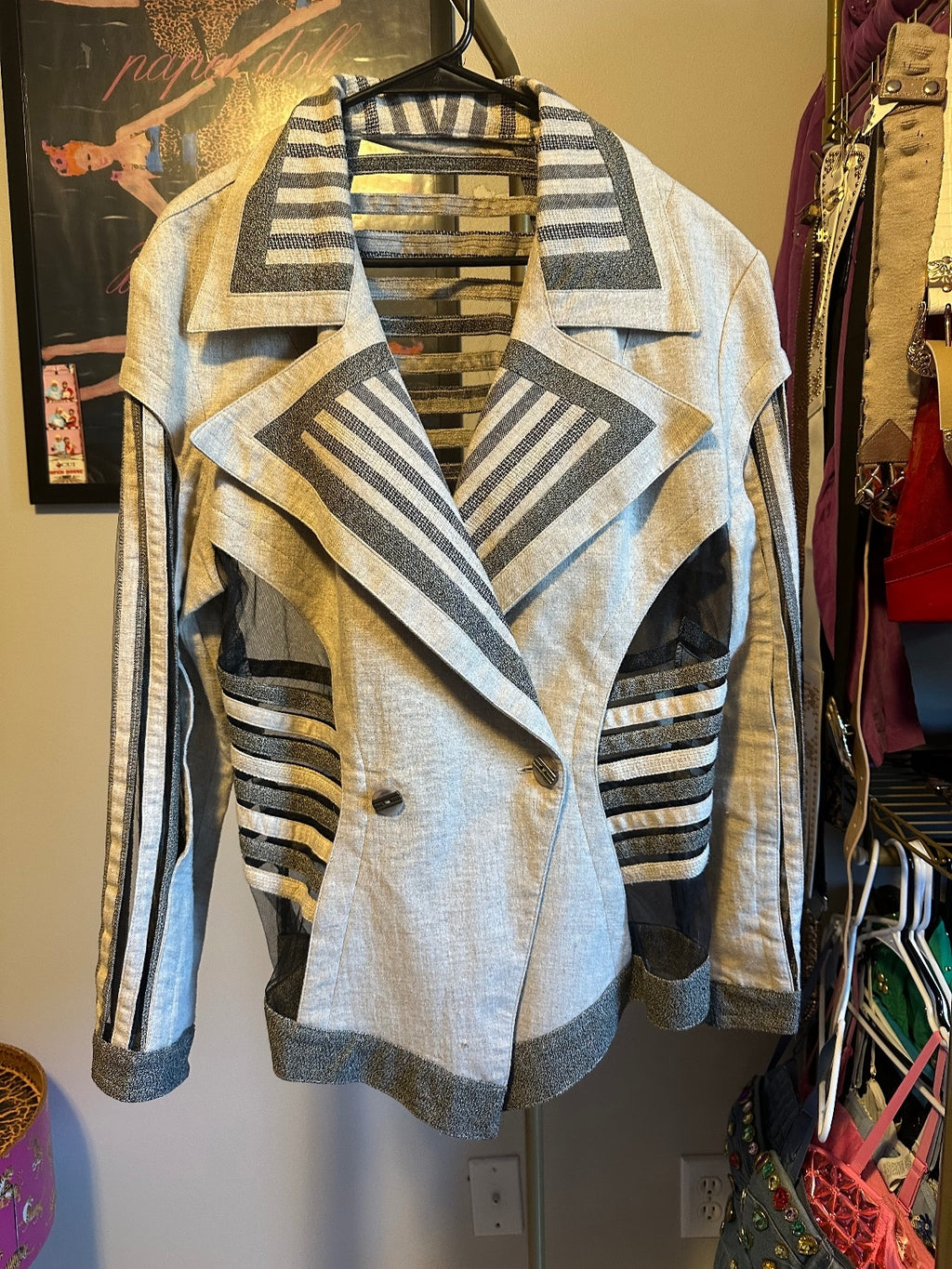 Vintage IIF Statement Blazer – Gray & Ivory Geometric Stripe
